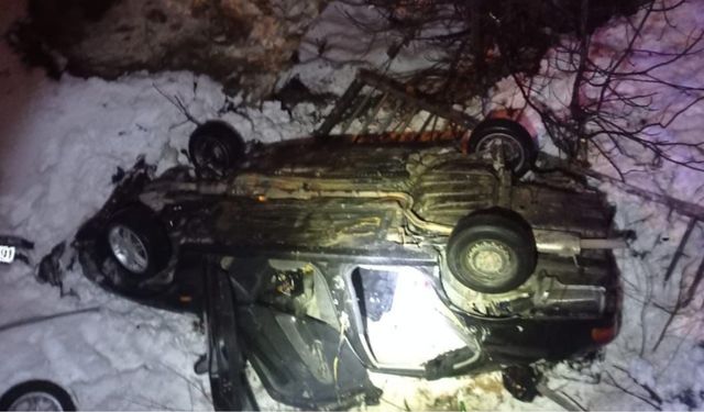 Kahramanmaraş’ta araç köprülü kavşaktan düştü: 3’ü ağır, 6 yaralı