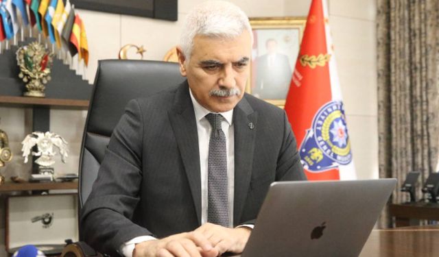 Kahramanmaraş İl Jandarma Komutanı ve İl Emniyet Müdürü, AA'nın "Yılın Kareleri"ni oyladı