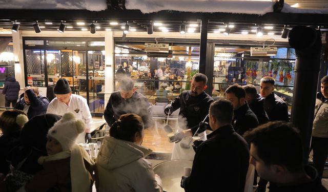 Kahramanmaraş’ta 1 Ton Sıcak Salep Ücretsiz Dağıtıldı