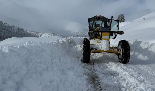 Kahramanmaraş’ta 156 mahalle yolu kar nedeniyle kapandı