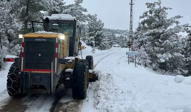 Kahramanmaraş’ta Beklenen Kar Yağışı Başladı: Ekipler Sahada Seferber!