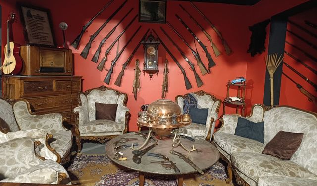 Kahramanmaraş’ta Bu Dükkâna “5 Dakika” Diye Giren Saatlerce Çıkamıyor