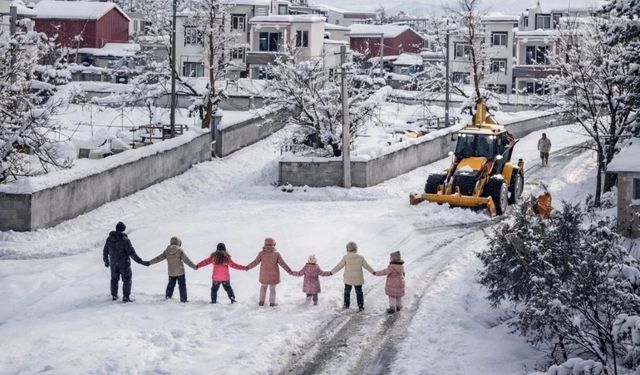 Kahramanmaraş’ta çocuklar belediyeyi protesto etti