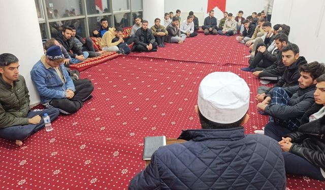 Kahramanmaraş’ta gençlik yurtlarında Miraç Kandili programı