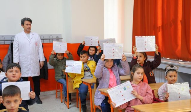 Kahramanmaraş'ta Haydar Aliyev İlkokulu'nda karne heyecanı