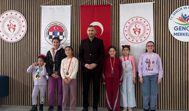 Kahramanmaraş’ta Kadınlar İl Birinciliği Satranç Turnuvası sona erdi