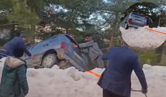 Kahramanmaraş’ta kara saplanan aracı vatandaşlar kurtardı