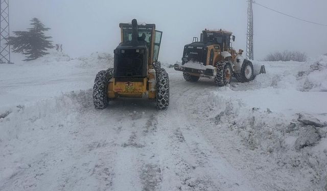 Kahramanmaraş’ta Karla Mücadele Ekipler Şehirden Kırsala Koşuyor