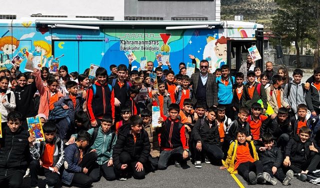 Kahramanmaraş’ta mobil kütüphane çocukların yüzünü güldürdü