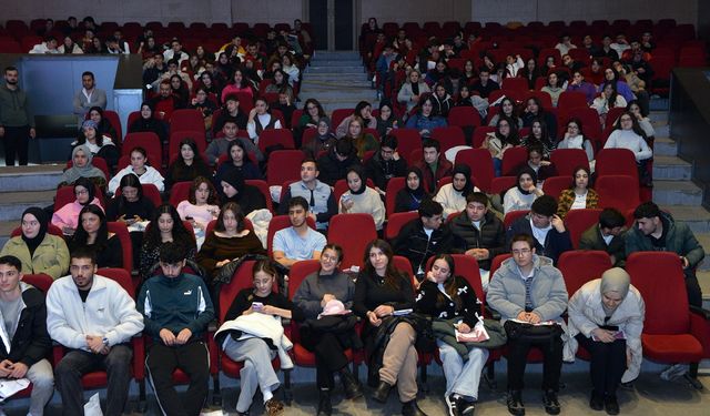 Kahramanmaraş'ta YKS kampında sıradaki ders: Fizik ve Kimya