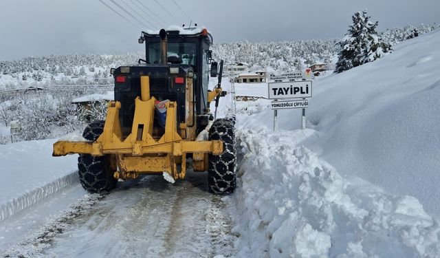 Kahramanmaraş’ta yoğun kar mücadelesi sürüyor