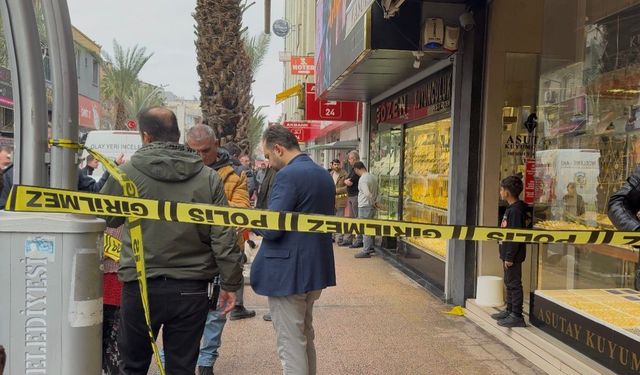 Kuyumcuda Silahlı Soygun: 100 Gram Altın Çalındı