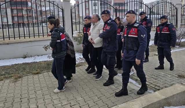 Ölen kardeşinin kimliğiyle 21 yıl devletin imkanlarından istifade etti