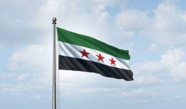 Şam’da Mezze Askeri Havaalanı çevresine roketli saldırı