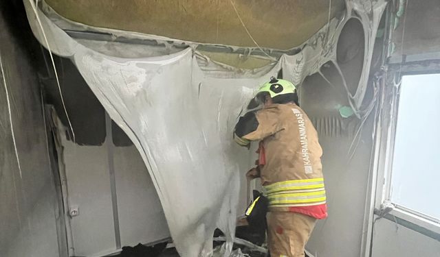 Kahramanmaraş’ta konteyner yangını büyümeden söndürüldü