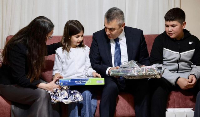 Enkazdan 72 saat sonra kurtarılan Hazal’ın umre hayali gerçek oluyor