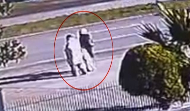 Kızına kahvaltıya giderken feci son: Kaza anı güvenlik kamerasında