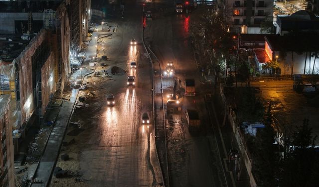 Azerbaycan Bulvarı’nda sıcak asfalt serimi başladı