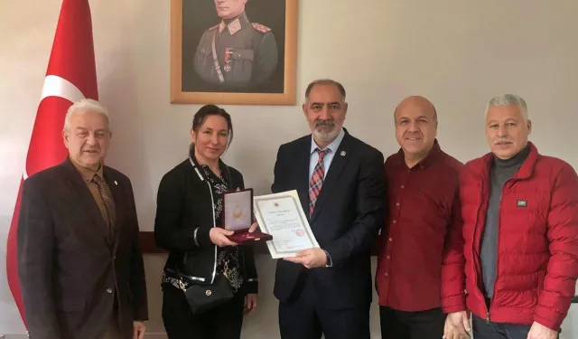 Başkomutanlık Gazisi Kurban Yılmaz’ın İstiklal Madalyası 102 yıl sonra torununa verildi