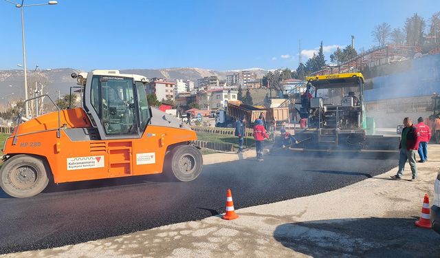 Dulkadiroğlu’nda sıcak asfalt çalışması başladı
