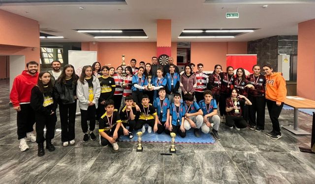 Elbistan’da gençler dartta hünerlerini sergiledi