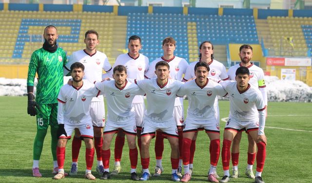 Kahramanmaraşspor lider deplasmanında direndi: 10 kişi kaldı, 1 puanı kaptı