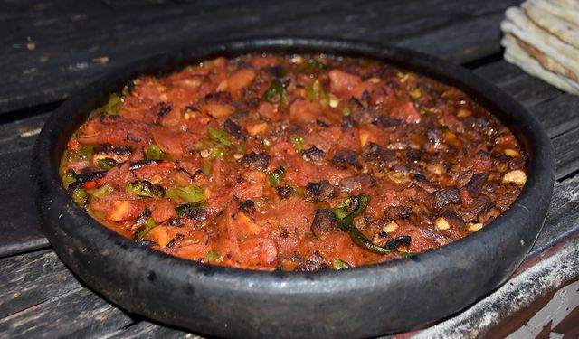 Kahramanmaraş’ın Geleneksel Yemeği Eli Böğründe, Kuzu Etiyle Lezzet Zirvesinde