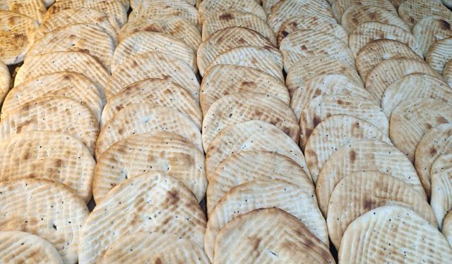 Kahramanmaraş’ın Tescilli Lezzeti Maraş Çöreği Ramazan Sofralarını Süslemeye Başladı