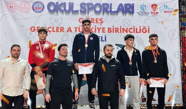 Kahramanmaraşlı güreşçi Türkiye üçüncüsü oldu