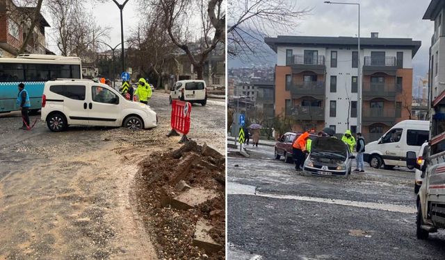 Kahramanmaraş'ta 2 otomobil yolda oluşan çukura düştü