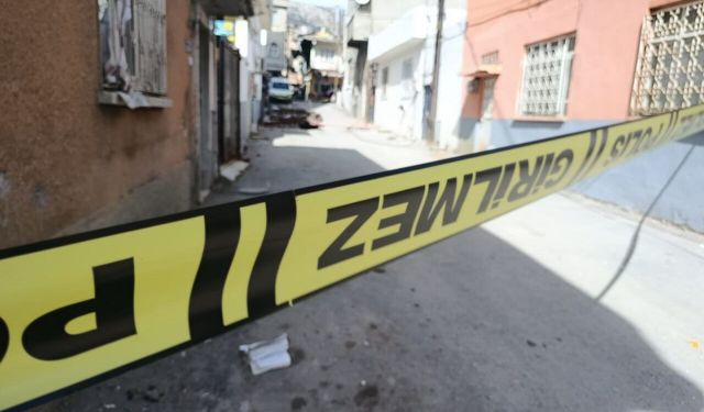 Kahramanmaraş’ta fırtına çatıları böyle uçurdu