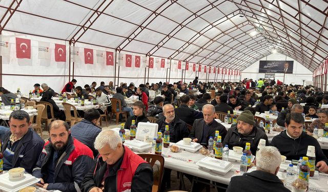 Kahramanmaraş’ta iftar çadırlarında 7’den 70’e herkes bir arada