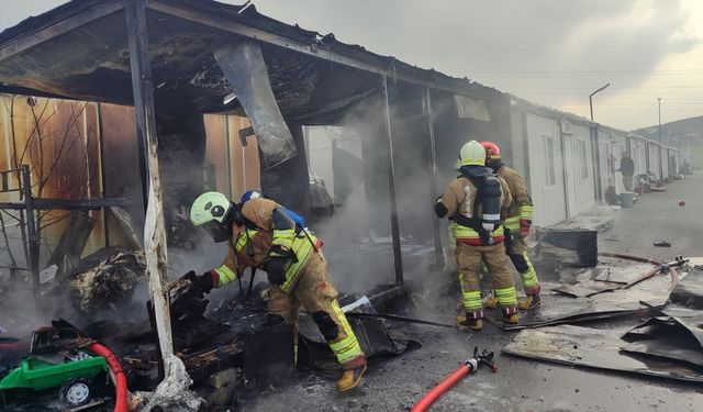 Kahramanmaraş’ta konteyner konteyner kentte yangın paniği