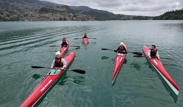 Kahramanmaraş’ta minik ve yıldız kano yarışları heyecanı