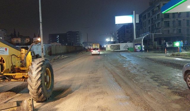 Kahramanmaraş’ta yağış sonrası bozuk yollar onarılıyor
