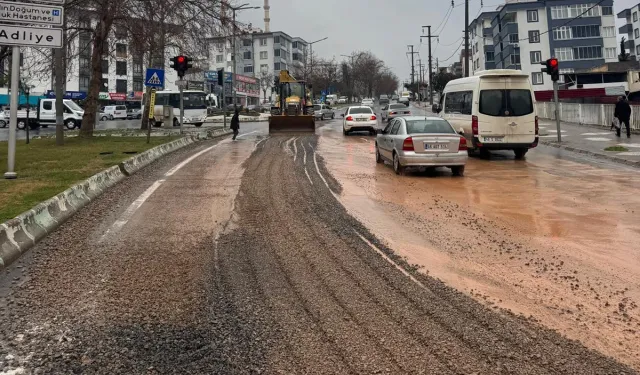 Kahramanmaraş’ta yağış sonrası bozulan yollar onarılıyor
