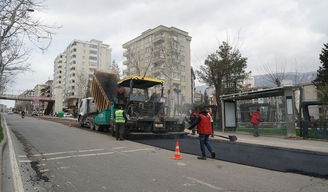 Kahramanmaraş’ta yol güvenliği için asfalt çalışmaları devam ediyor