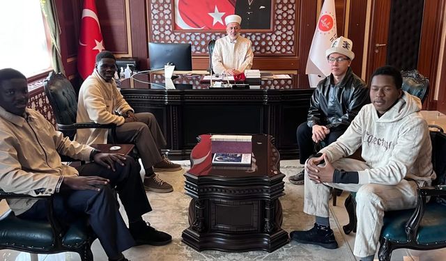 Kırgız Öğrenci Isparta’da İslam’ı Seçti, Kelime-i Şehadet Getirdi