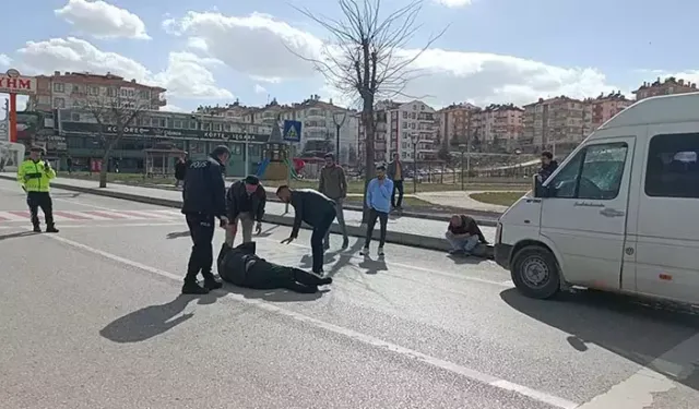 Minibüsün çarptığı yaya 32 metre ileriye fırladı