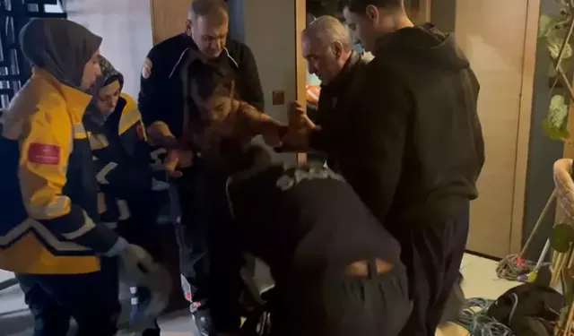 Siirt'te düştüğü havalandırma boşluğundan halatla kurtarıldı