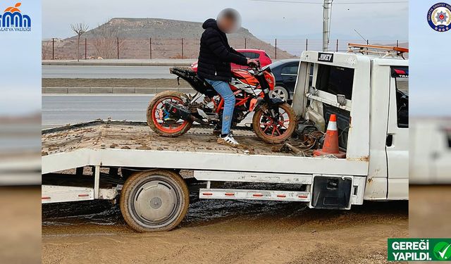 Trafikte akrobatik hareket yapan motosikletli gruba ceza yağdı