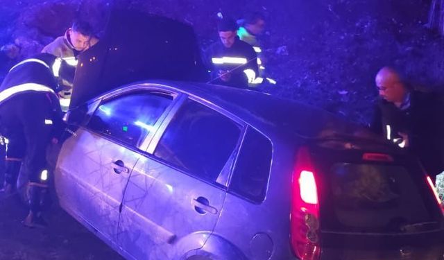 Afşin’de korkutan kaza! Yeşilyurt Mahallesi’nde otomobil metal yığınına döndü