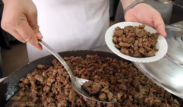 Belediye Aşevinde Skandal: Dağıtılan Kavurmalardan At Çipi Çıktı