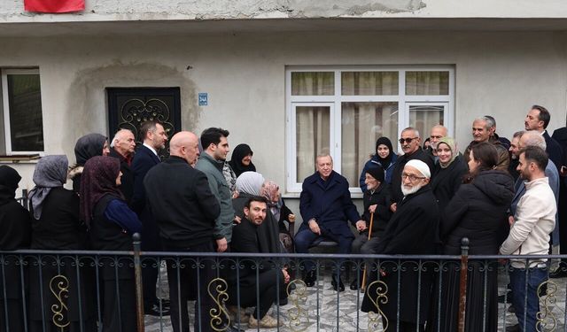 Cumhurbaşkanı Erdoğan Rize'de komşularıyla bayramlaştı!