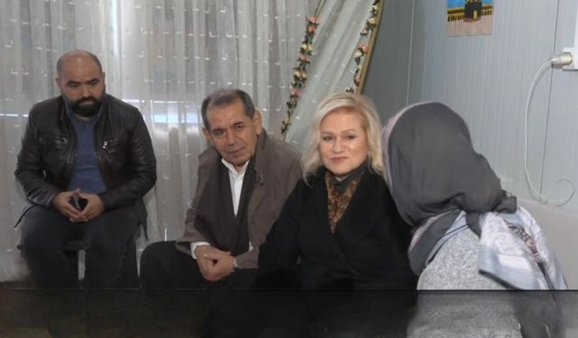 Galatasaray Başkanı Dursun Özbek Kahramanmaraş’taki depremzedeleri ziyaret etti