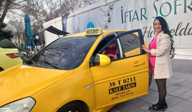 Gezme merakıyla direksiyon başına geçen Gizem, 2 yıldır taksicilik yapıyor