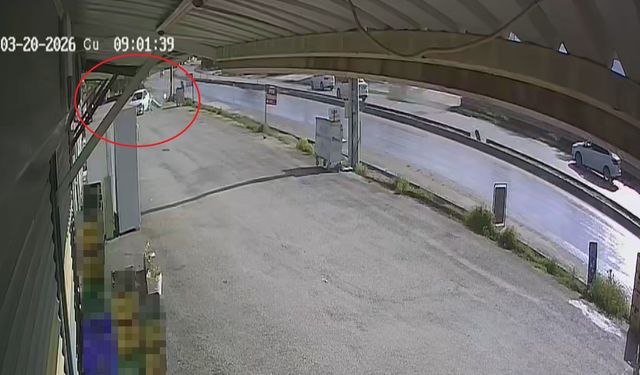 Hatay’da Kontrolden Çıkan Araç 3 İş Yerini Vurdu