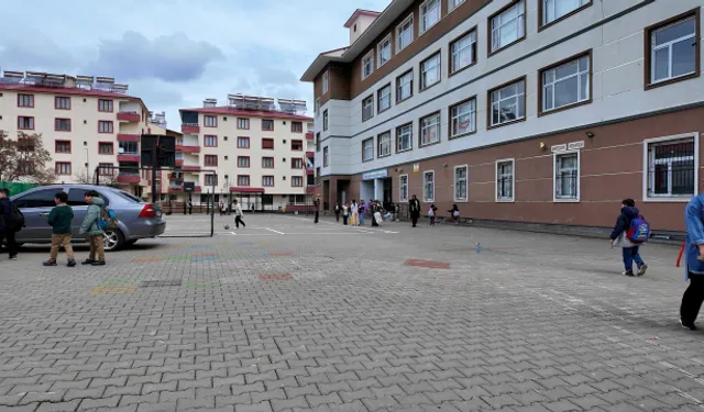 İlkokulda Korku Dolu Anlar: Kar Spreyi Kullanımı 30 Öğrenciyi Hastanelik Etti