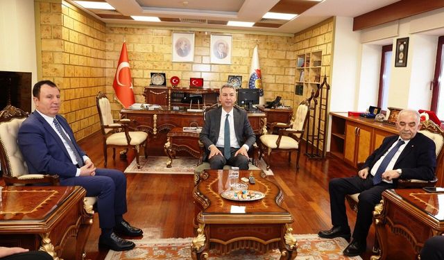 İş dünyasından Rektör Okumuş'a tam destek ziyareti geldi