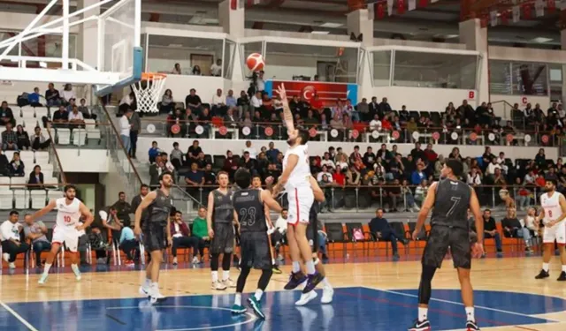 Kipaş İstiklalspor Basketbol, Yalovaspor çekilince hükmen galip sayıldı